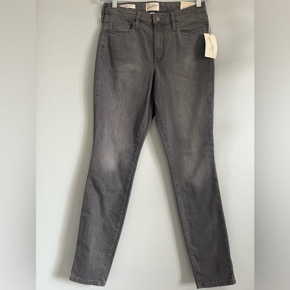 NWT Universal Thread High rise skinny jeans wash gray Size 6 - Picture 1 of 5